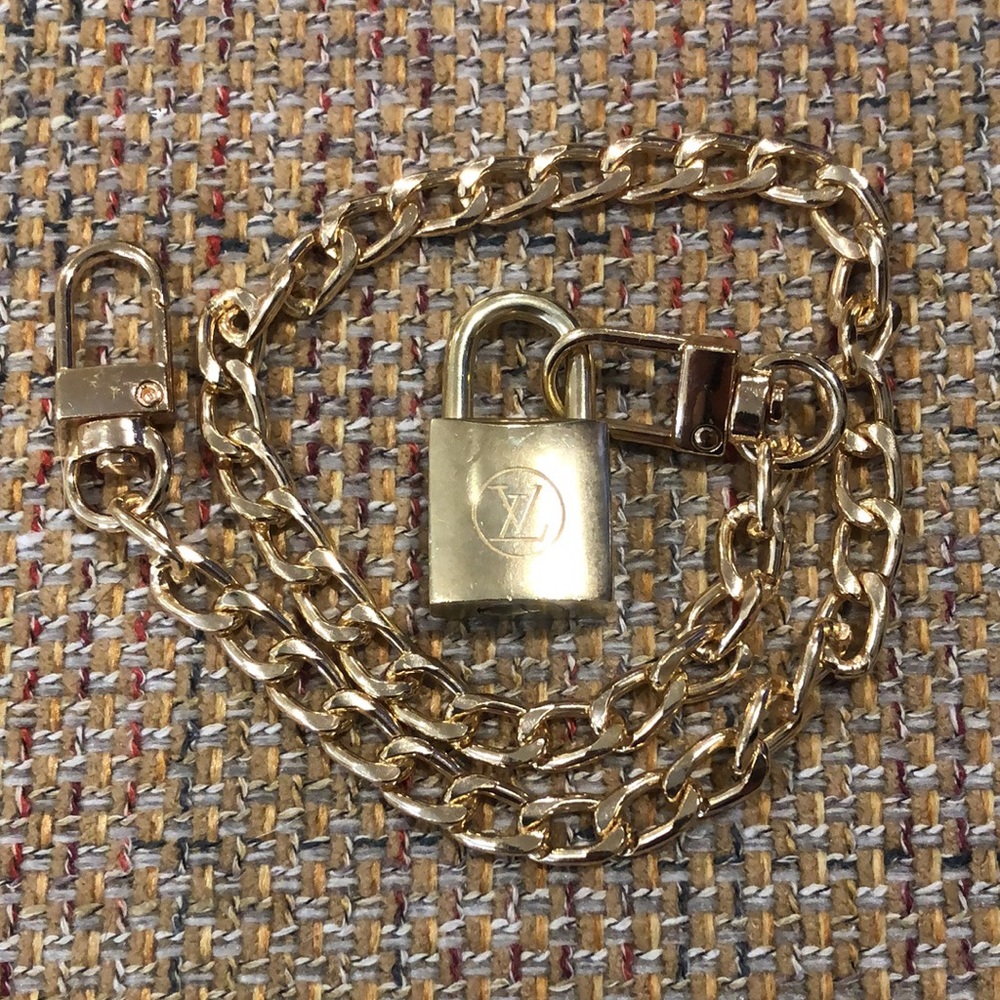 Non-Branded Gold Tone Chain Necklace For LV Lock Key 8” 16” 18” 23” 32” 42” 47” - Picture 10 of 16